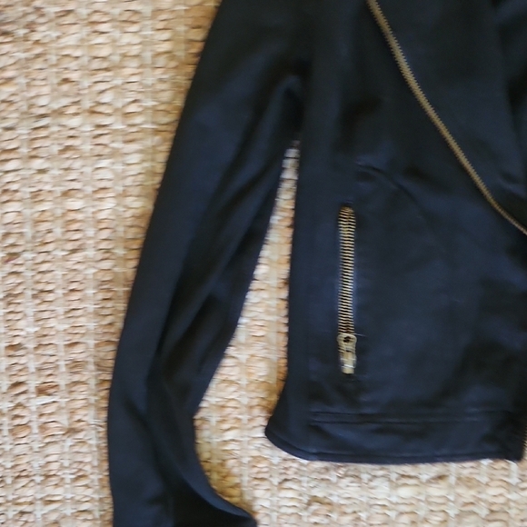 Time and Tru Black Jean Jacket with Fitted Silhouette - Picture 4 of 5